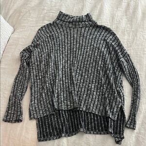 American Eagle Outfitters Black and Gray Turtleneck Sweater